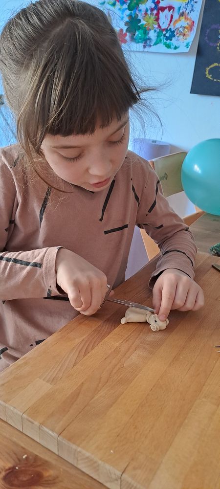 Zvířátko vzniká pod nůžkami – Dílnička pro děti, 22. 3. 2024